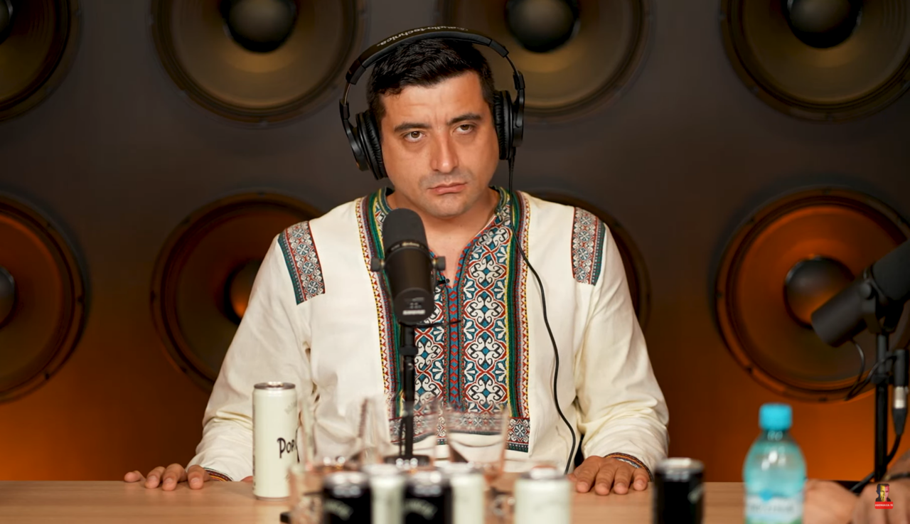 VIDEO | George Simion, invitat în podcastul lui Codin Maticiuc, povestește de ce i-a dus lumânări lui Ion Iliescu: ”Normal, ne-au luat SPP-iștii!”