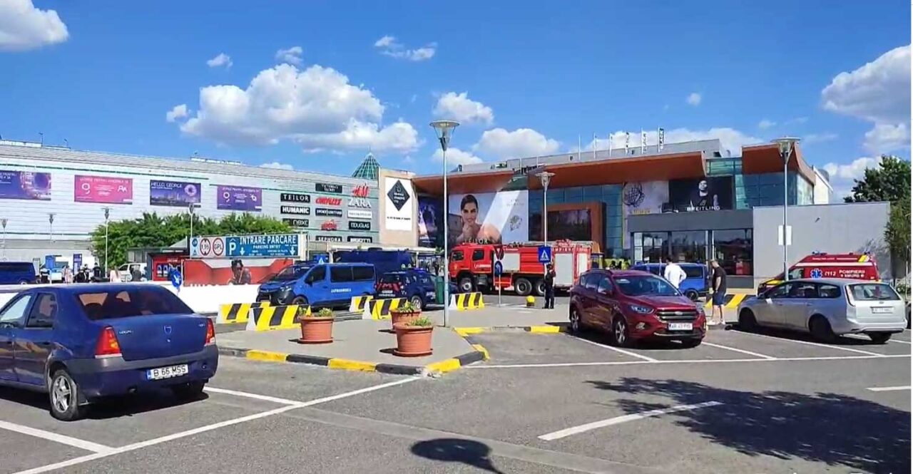 UPDATE | Alerta cu bombă de la Mall Băneasa a fost falsă. „Ne cerem scuze pentru disconfortul și neplăcerile cauzate vizitatorilor”