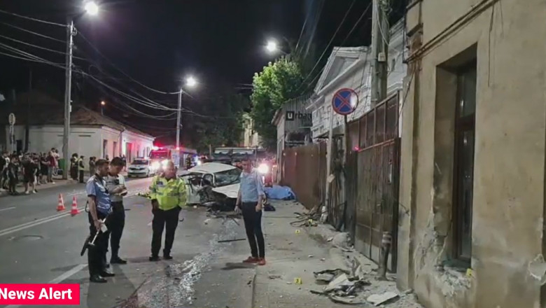 Accident grav în Iași. Patru muncitori care reparau un drum, loviți mortal de o șoferiță beată. Alți patru au ajuns la spital