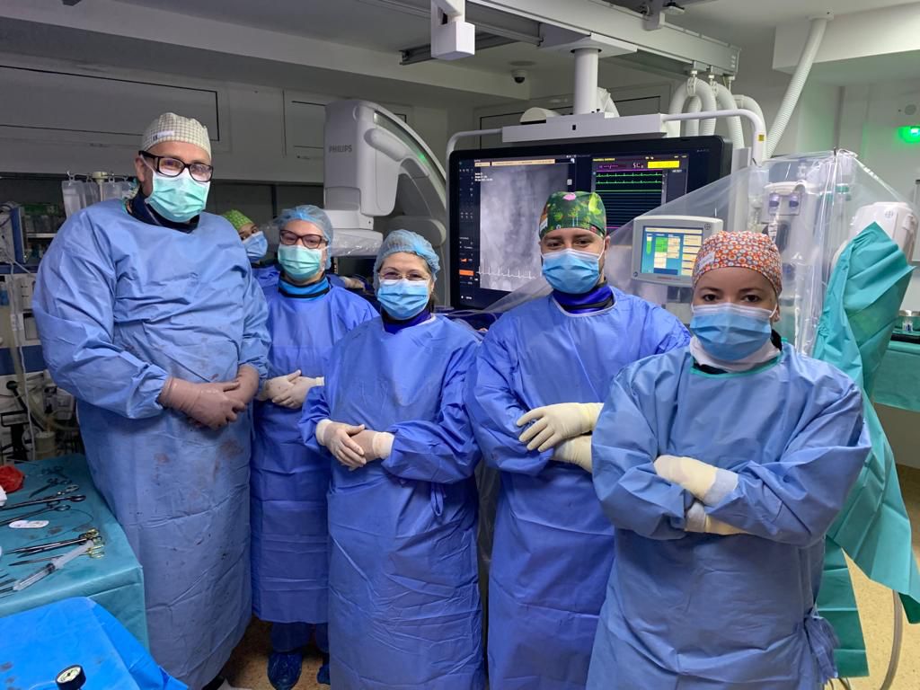 Caz cardiovascular complex, rezolvat minim invaziv, în premieră națională, la Spitalul Clinic SANADOR