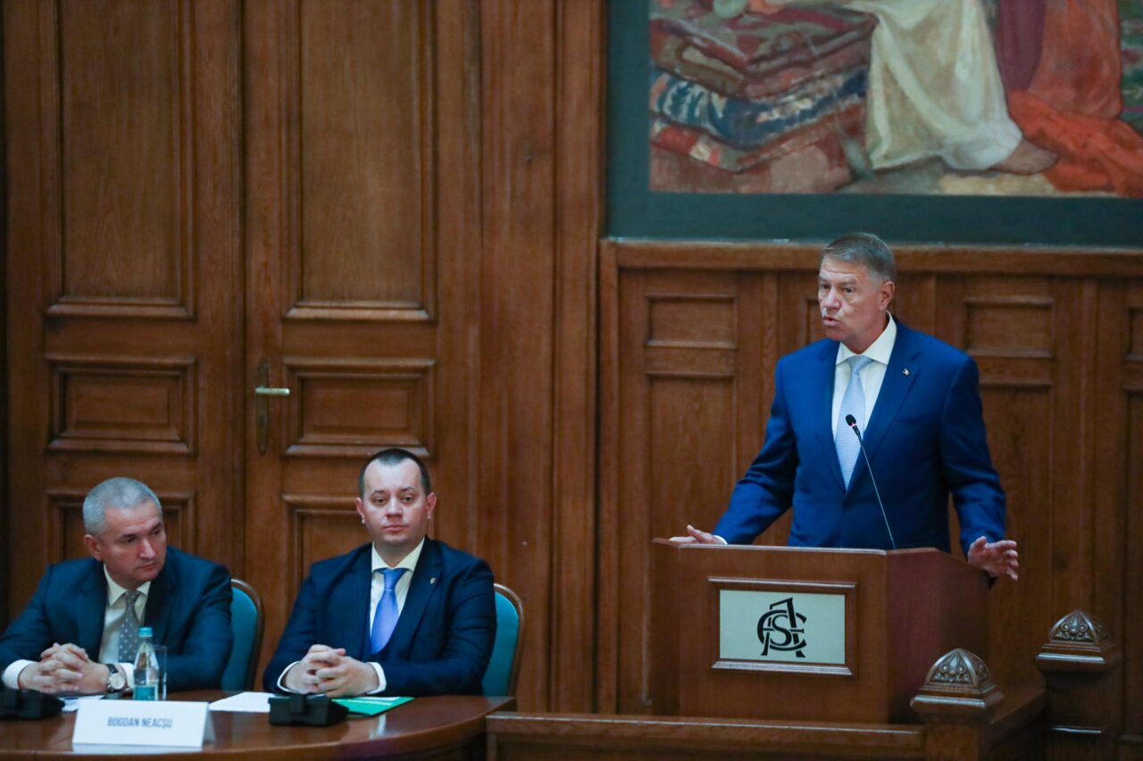 VIDEO | Klaus Iohannis, despre educația financiară în România. „Este loc de mai mult și de mai bine în privința inițiativelor și a proiectelor concrete și pragmatice”
