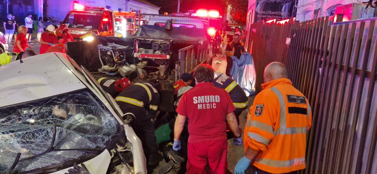 Clipe grele pentru muncitorii răniți în accidentul produs de șoferița băută. Unul dintre ei a rămas fără splină