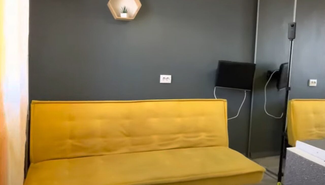 Faimoasa garsonieră de 11 mp din Cluj-Napoca a rămas liberă, din nou. Câți euro cere acum proprietarul pe chirie