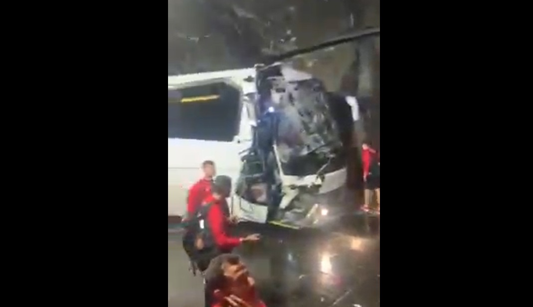 VIDEO | Naționala de fotbal a Bulgariei, implicată într-un accident rutier grav. Un sportiv a ajuns la spital
