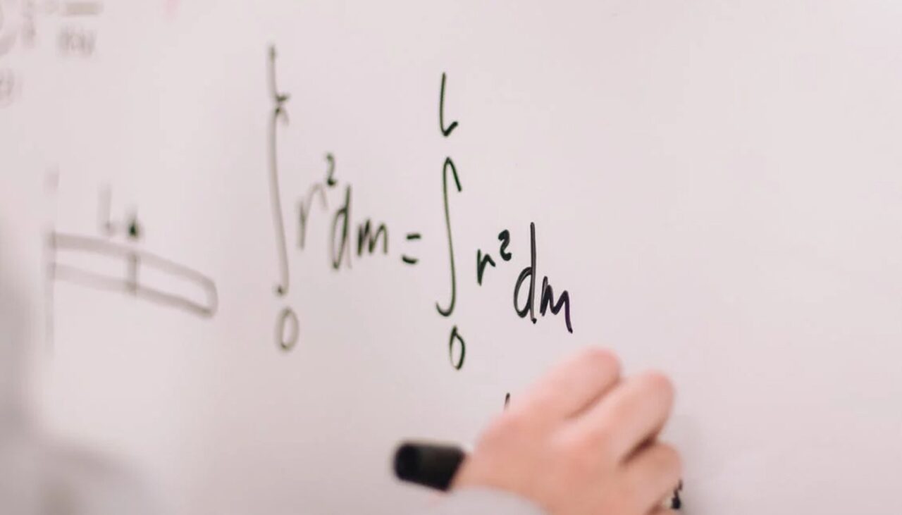 BAC 2022 | Cum se rezolvă subiecte de azi de la matematică, de la Bacalaureat