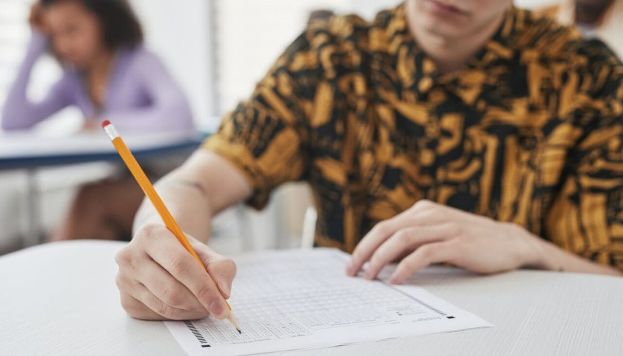 BACALAUREAT 2024. Cele mai tari perle: „Noi nu am studiat nuvela. Pe cuvânt!!!”