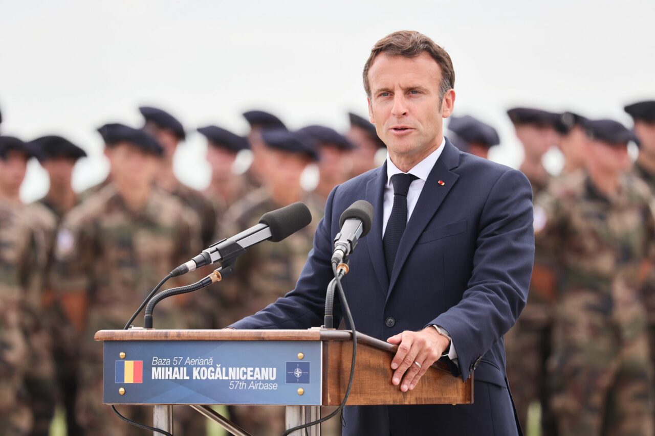 AVERTISMENTUL crunt a lui Macron: „Dacă pică Ucraina, Rusia va amenința cu siguranță Moldova, România și Polonia”