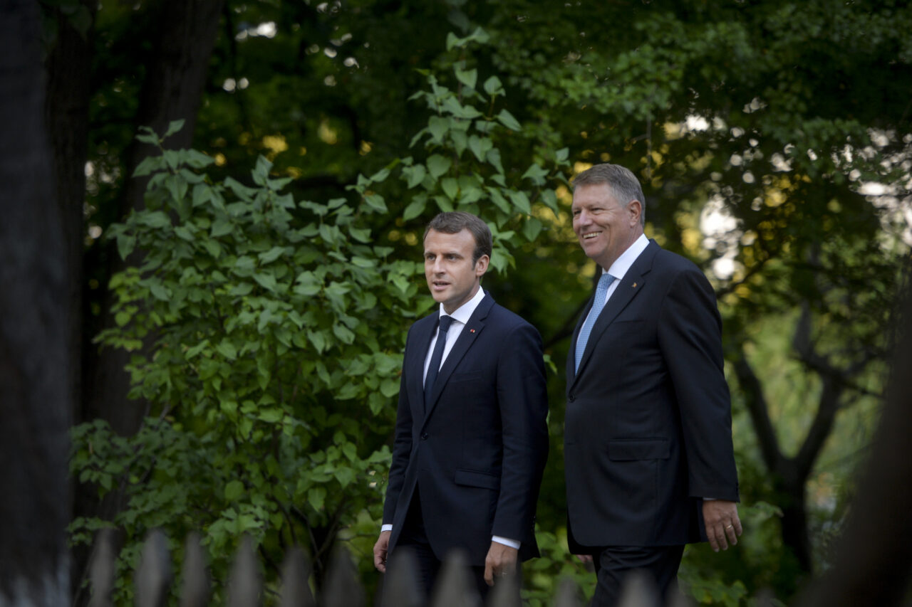 Klaus Iohannis și Emmanuel Macron se întâlnesc, miercuri, la Baza „Mihail Kogălniceanu”