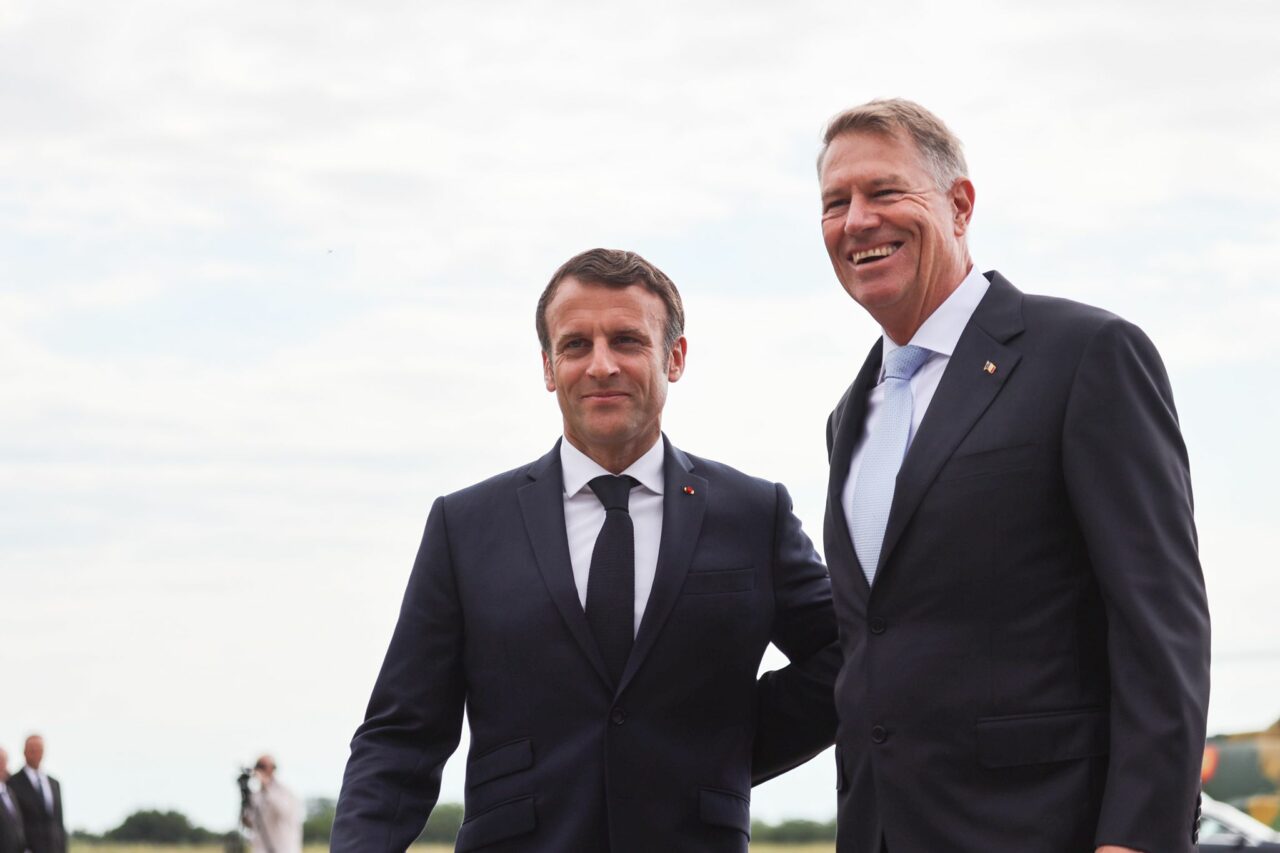 Klaus Iohannis, prezent la reuniunea de la Paris. Șeful statului, întâlnire cu Macron: „Prin susţinerea Ucrainei ne protejăm libertatea şi democraţia”