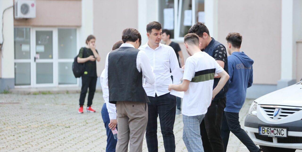 Luni începe înscrierea elevilor de clasa a XII-a la Bacalaureat. Ce le transmite Ministerul Educației directorilor instituțiilor de învățământ