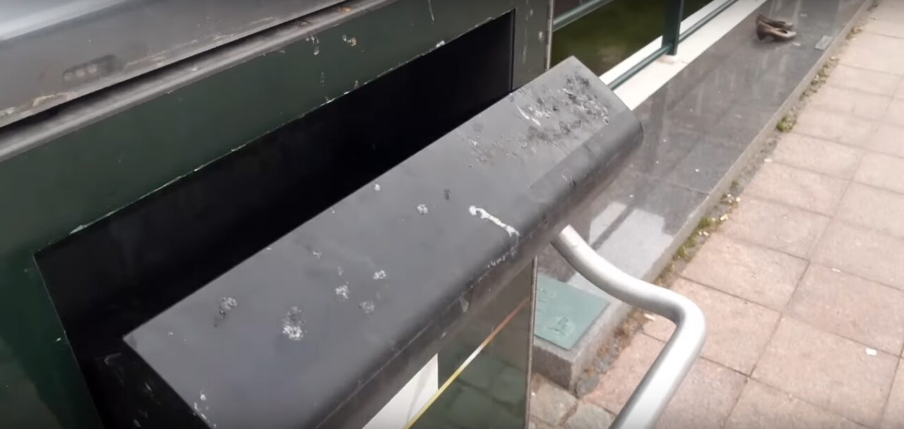 VIDEO | Cum se păstrează curățenia în Malmo: „O, chiar acolo, da! Fă asta din nou!” Pubelele cu voce sexy, noua strategie a municipalității