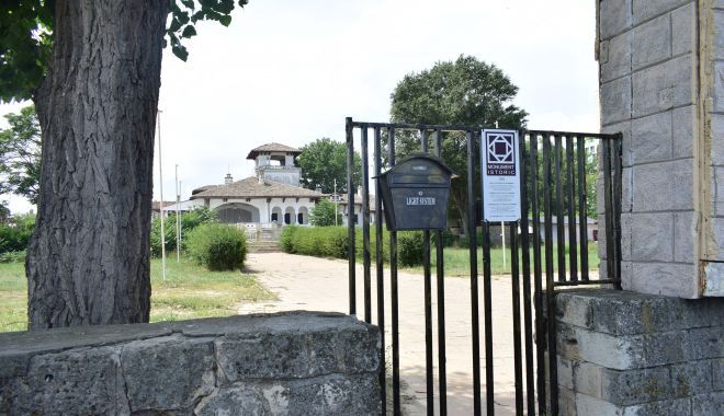 Reședințele Reginei Maria, în două lumi diferite. Castelul de la Balcic, o mină de aur pentru turismul bulgăresc, Palatul Regal de la Mamaia, o rușine pentru români