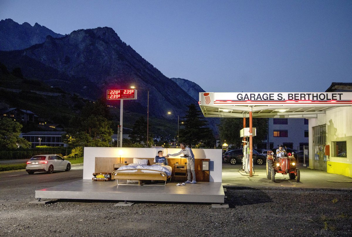 Cum arată ”hotelul de zero stele” din Elveția. Cât trebuie să plătești pentru „o noapte de somn imperfectă”