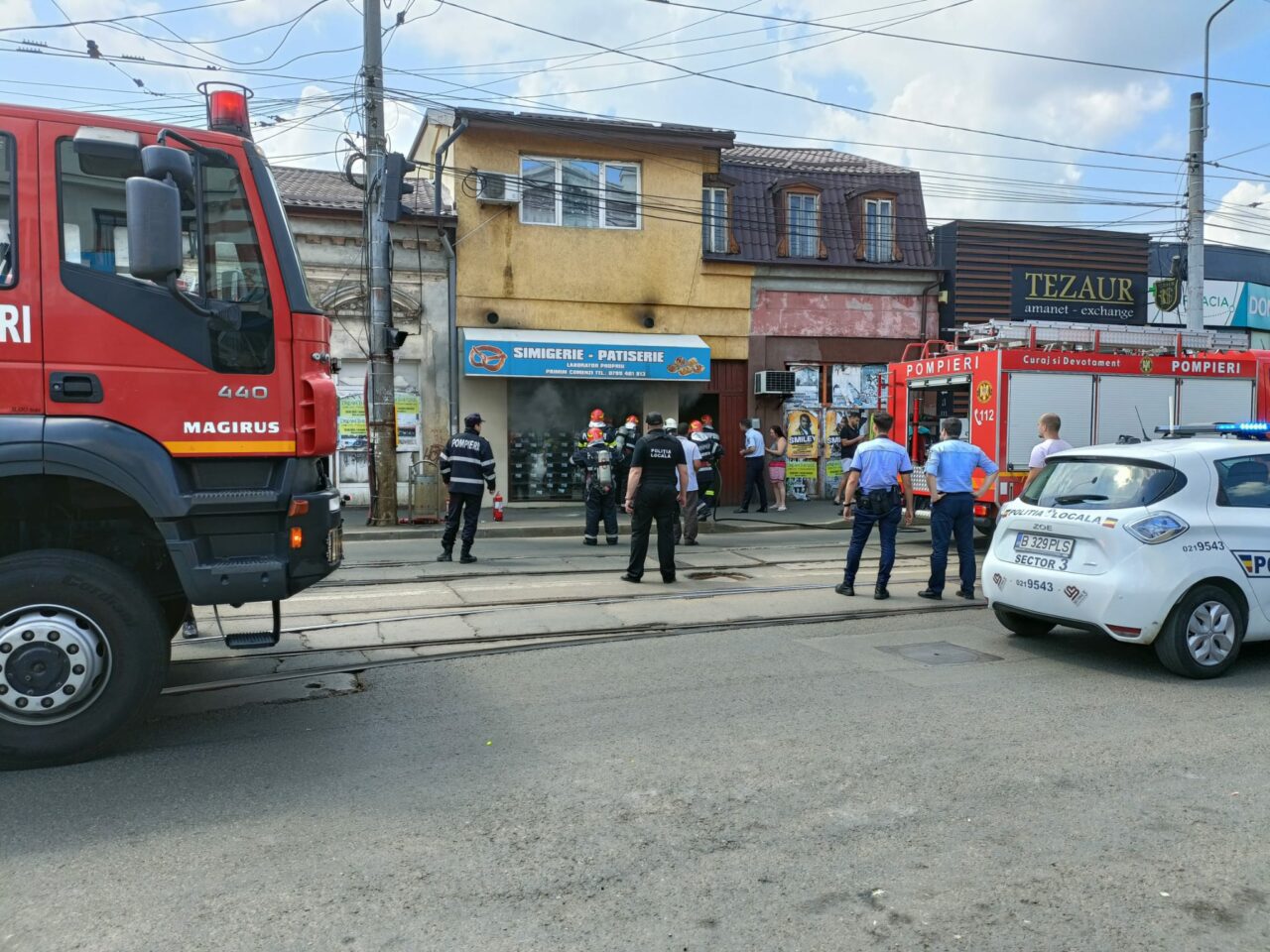 VIDEO | Incendiu la o covrigărie de pe Calea Călărașilor, în sectorul 3. Ce s-a întâmplat cu angajații din interior