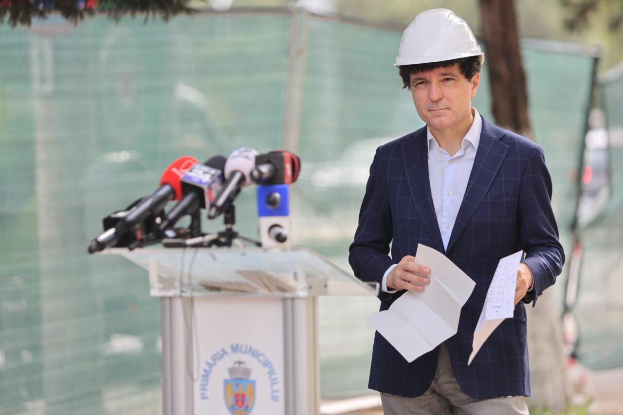 Mesajul lui Nicușor Dan pentru bucureștenii care rămân fără apă caldă: „Au fost anunțați”. Ce promisiuni le făcea edilul Capitalei acum o lună