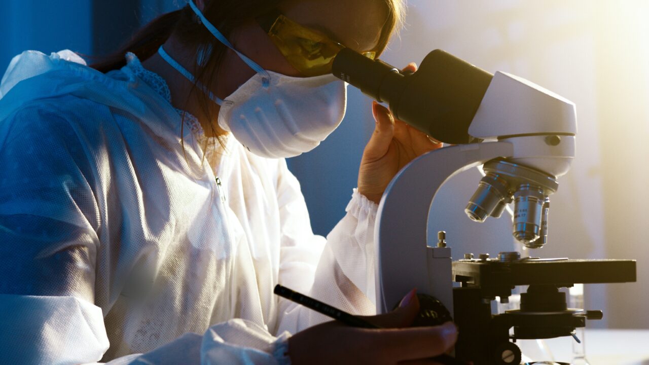 Rezultate surprinzătoare ale unui tratament împotriva cancerului colorectal: Toți pacienții incluși într-un studiu au intrat în remisie