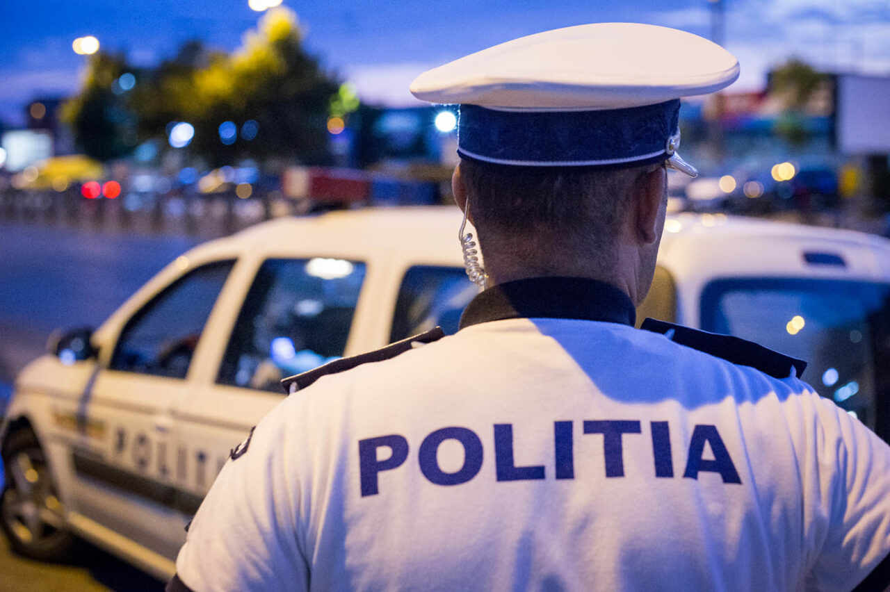 EXCLUSIV | O motocicletă și o mașină, ambele ale Poliției Rutiere, s-au ciocnit între ele, în București. A fost declanșată o anchetă internă