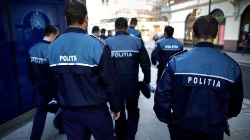 Polițist anchetat după ce ar fi agresat sexual o femeie, îmbrăcat în uniformă. A pus-o să-și scoată toate hainele
