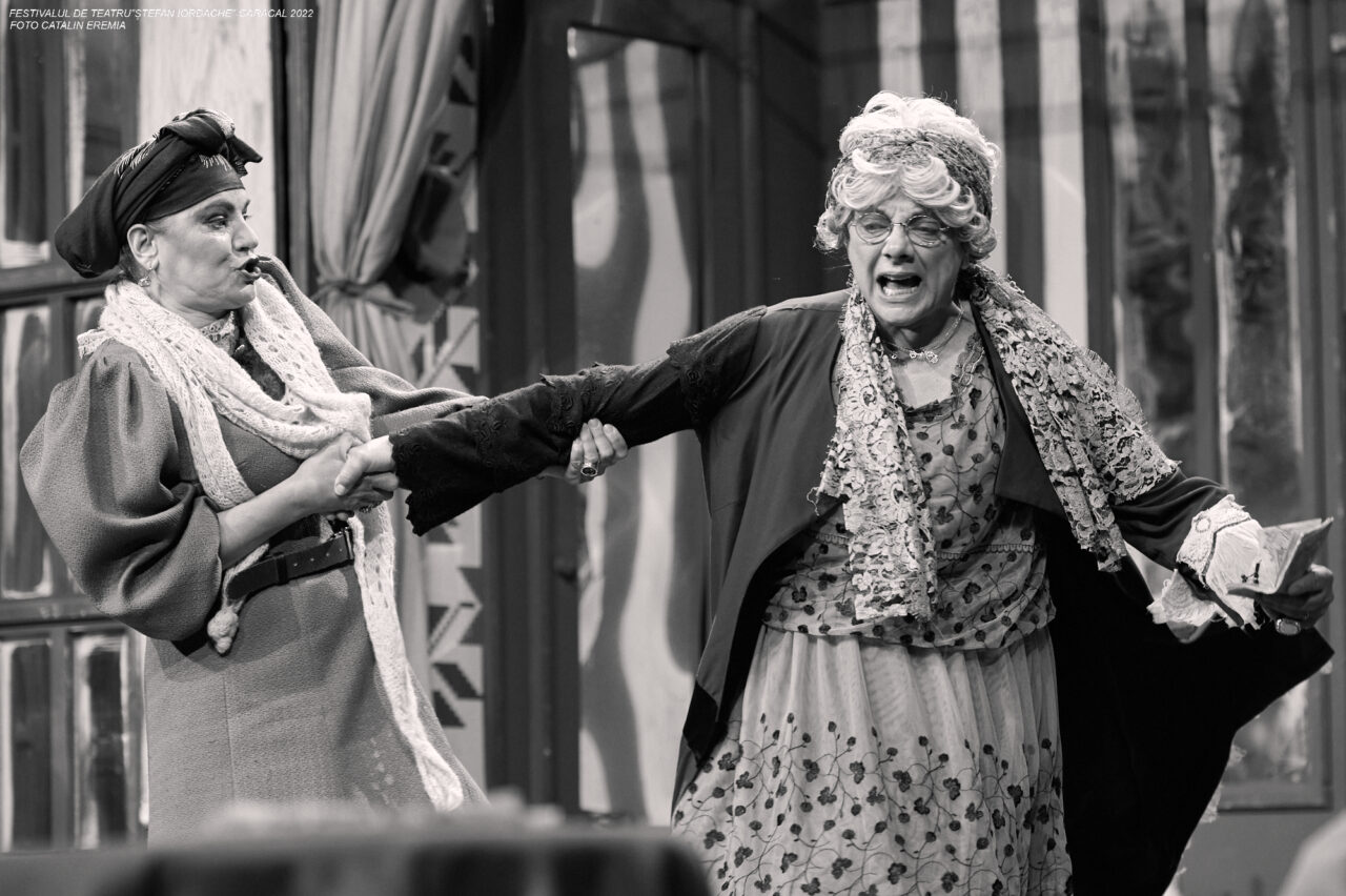 Seară magică la Caracal. Doamnele Teatrului românesc, pe aceeași scenă: Maia Morgenstern, Carmen Tănase, Adriana Trandafir și Manuela Hărărbor au fermecat publicul. IMAGINI DE EXCEPȚIE