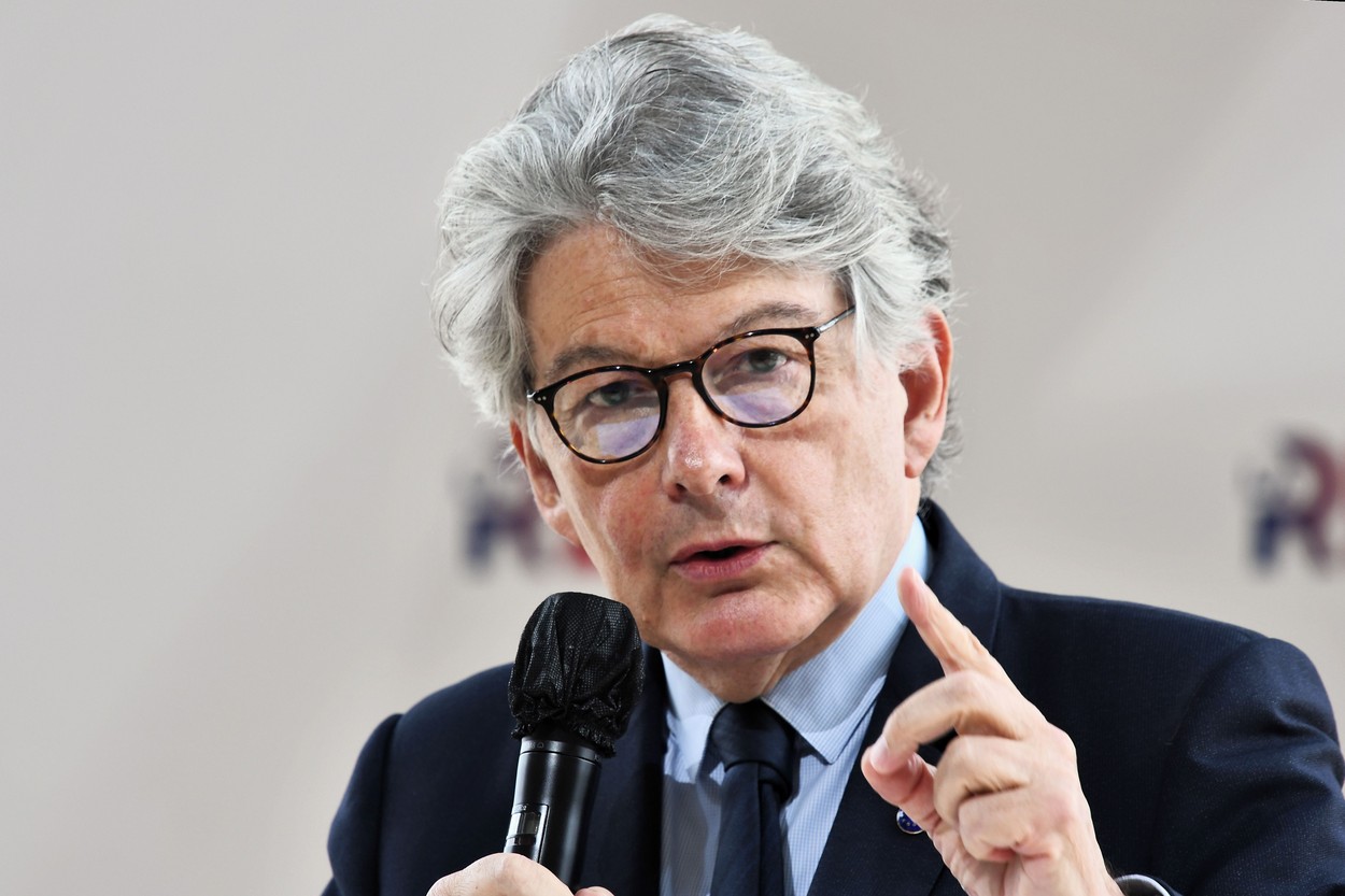 Comisia Europeană cere Ungariei să renunțe la prețurile discriminatorii la carburanți