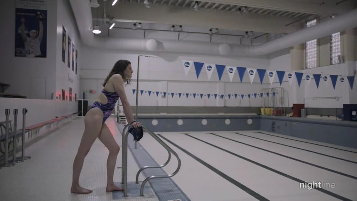 Federația Internațională de Natație interzice ca sportivii transsexuali să participe la competițiile feminine