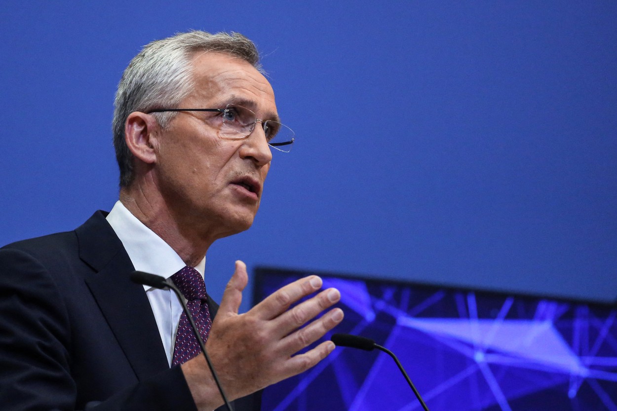 Jens Stoltenberg: Livrarea de arme grele către Ucraina „necesită timp”