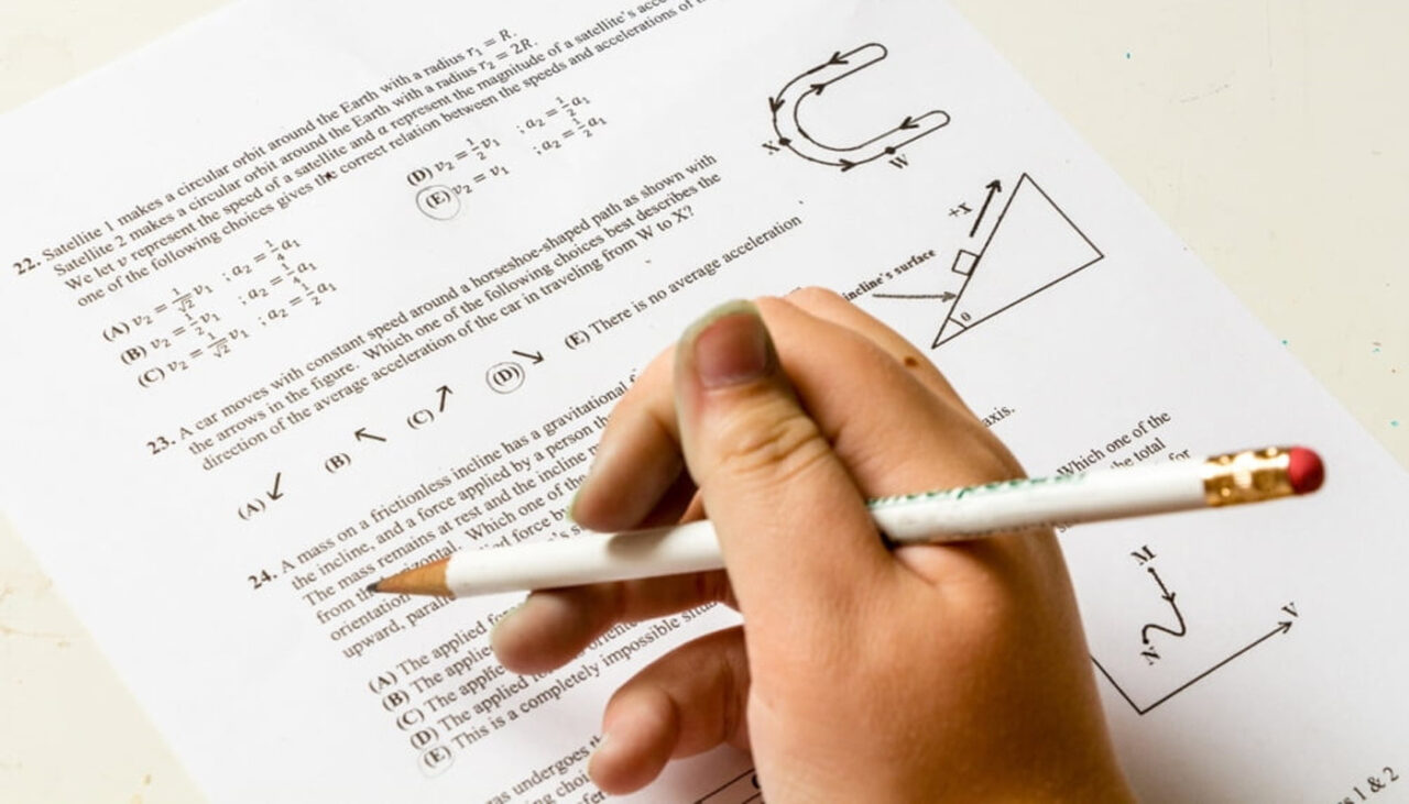 Înscrierile la Evaluarea Națională 2023 încep marți / Calendarul examenului ar putea fi MODIFICAT din cauza grevei profesorilor