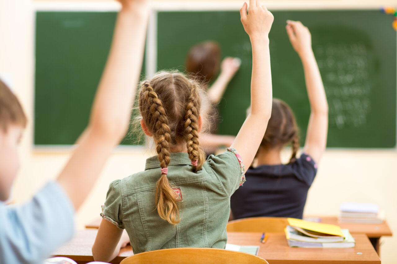 La ce sumă EXORBITANTĂ a ajuns costul creșterii unui copil în România. Calculul, făcut pe baza cifrelor Institutului Național de Statistică