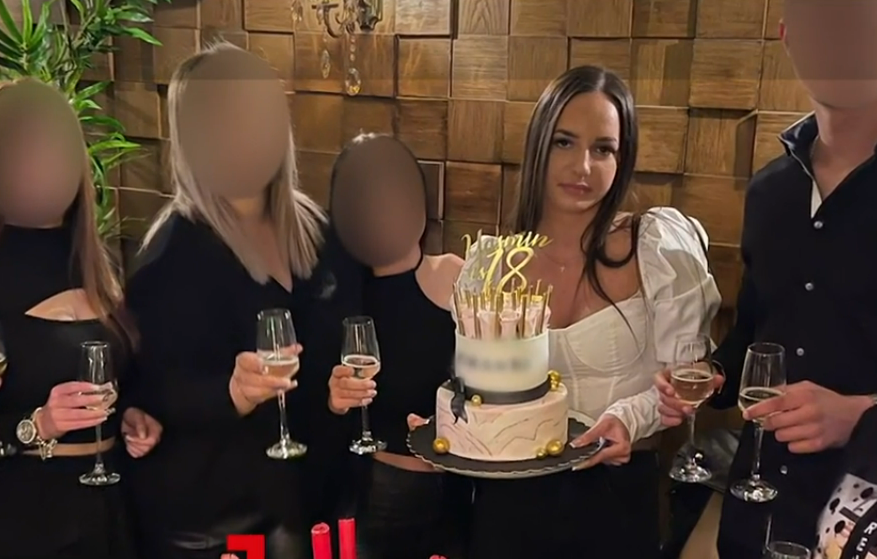 Apar noi detalii despre tânăra de 18 ani din Galați, care s-a sinucis în București. Ce acuzații fac părinții săi