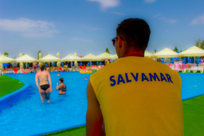 UPDATE | O femeie de 84 de ani a suferit un stop cardiac când a intrat în apă, la Water Park Otopeni. Care e starea victimei