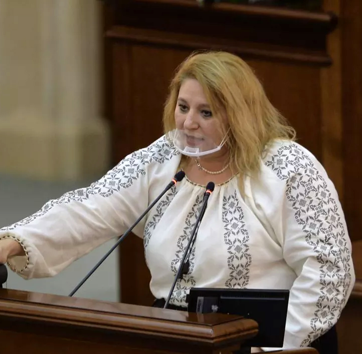 Diana Șoșoacă: ”Orice bărbat și-ar dori o nevastă ca mine!” Cum a fost cucerită senatoarea de actualul soț