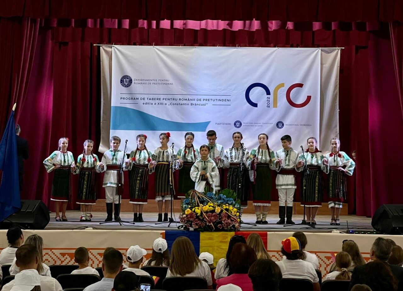 Programul de tabere „ARC”, lansat marți, va reuni tinerii din diaspora și comunitățile istorice ale românilor de peste graniță