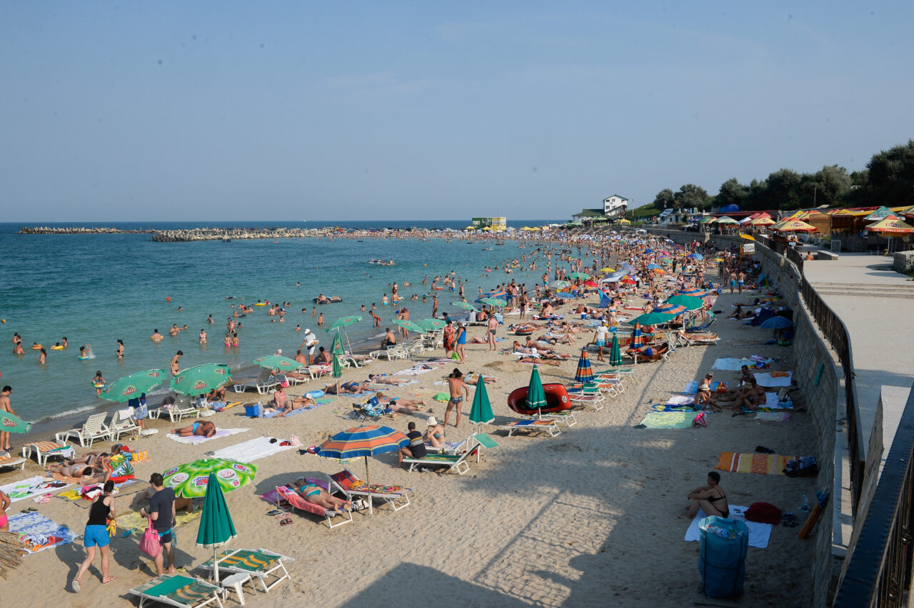 O fetiță ar fi rămas fără un aparat auditiv după ce hoții i-au furat ghiozdanul mamei, la Eforie