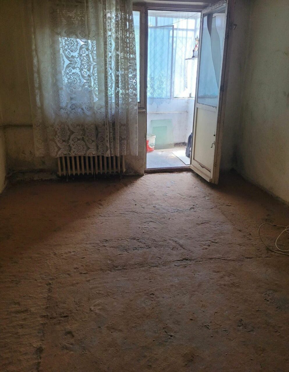 Un apartament scos la vânzare în Brăila, devenit viral pe Facebook: „M-ar interesa dacă aș avea loc și pentru cal”