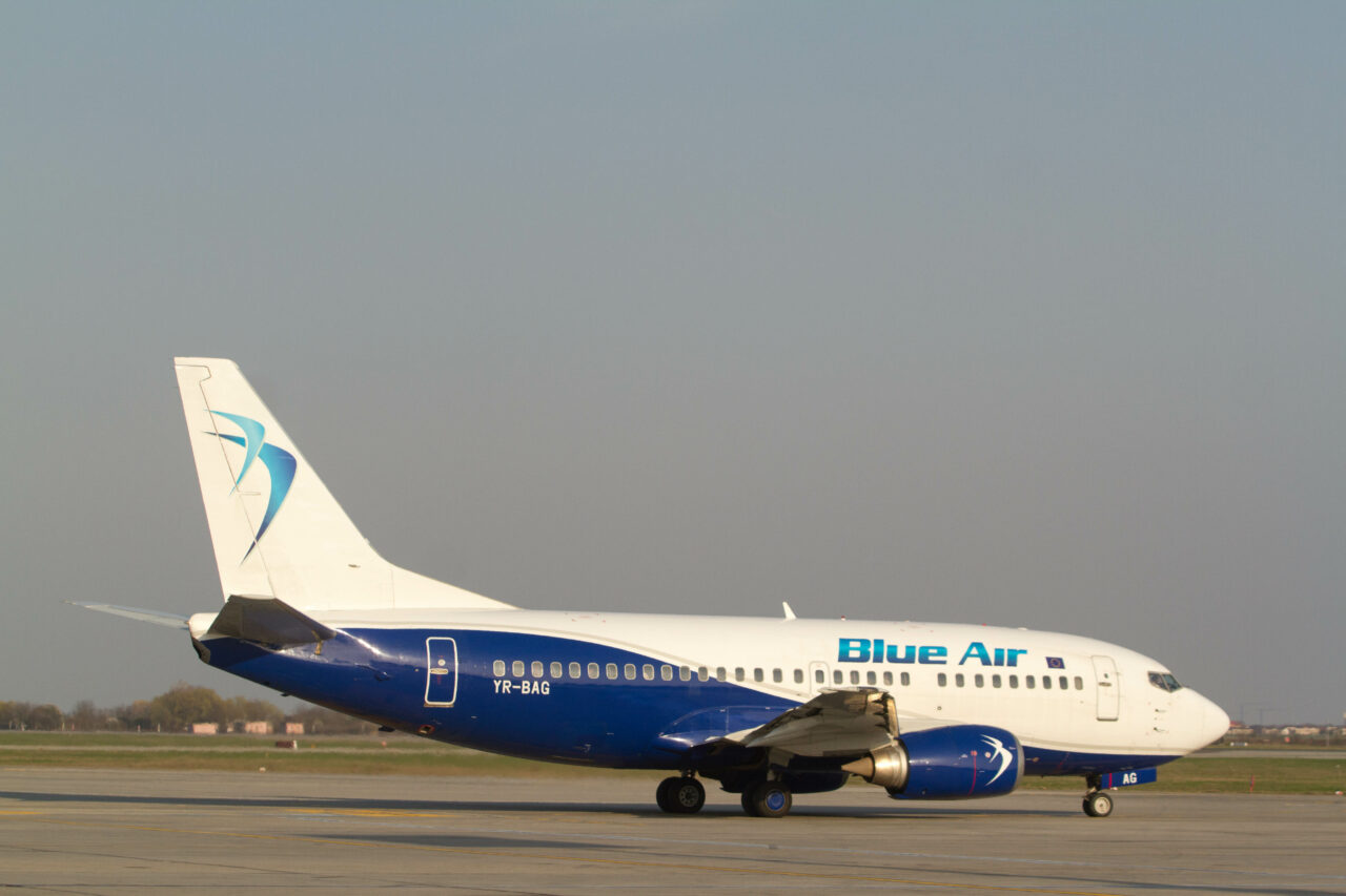 MAE a mai deschis o linie telefonică pentru românii afectați de suspendarea zborurilor Blue Air, după cea anunțată marți. În plus, există și o adresă de email