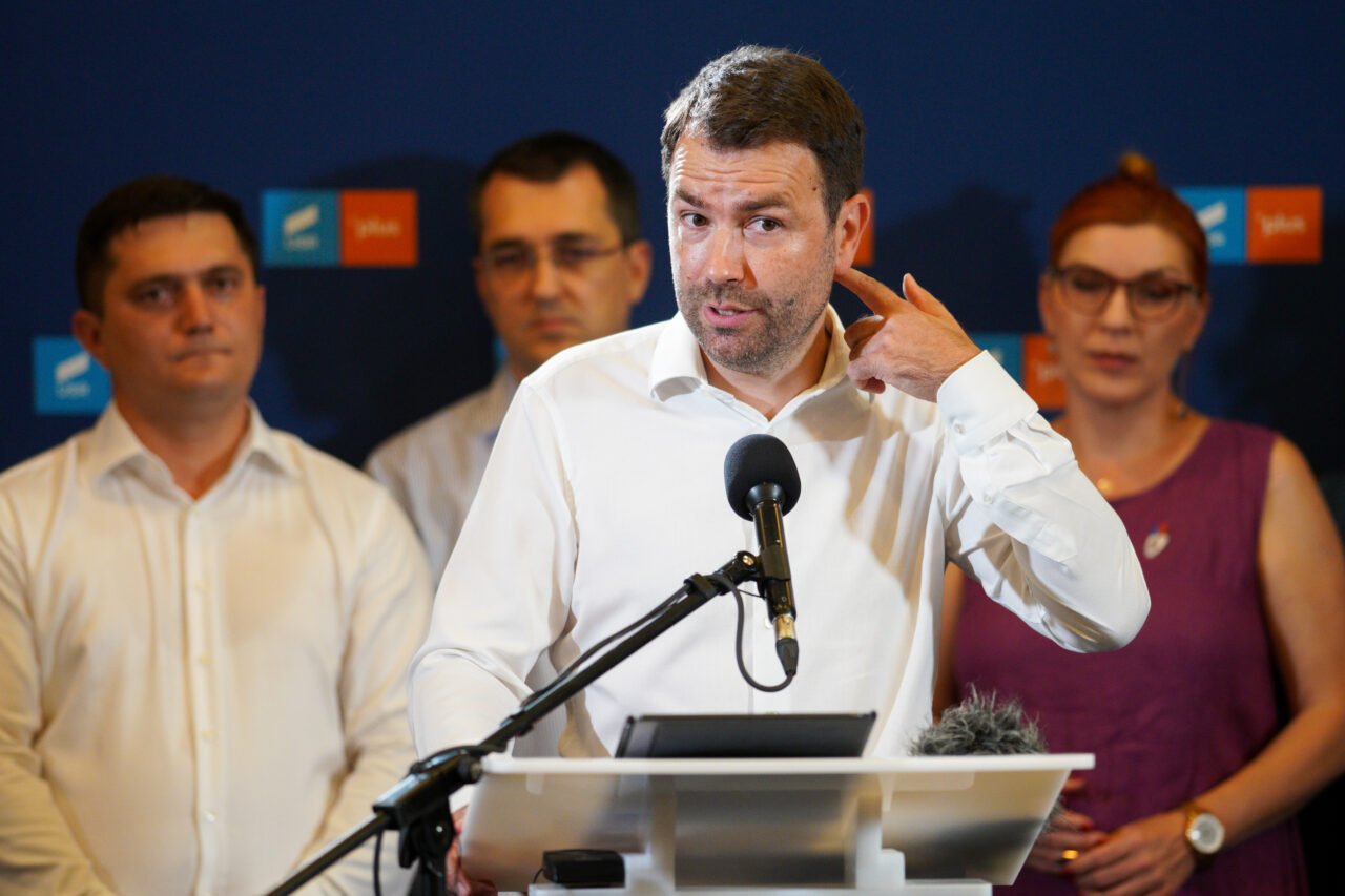 PSD îl acuză pe Drulă de ipocrizie. ”Drulă să-i excludă din partid pe Clotilde Armand și Dominic Fritz