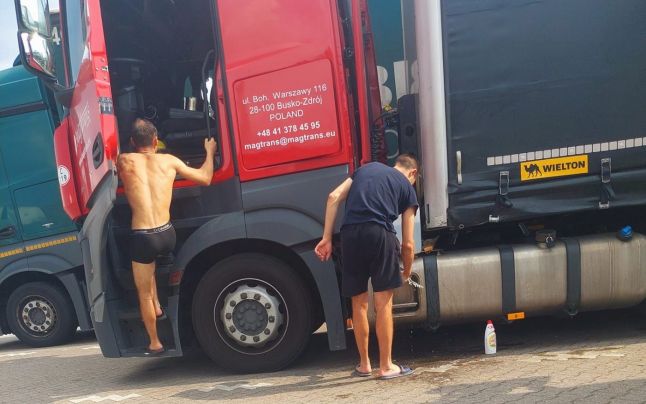 Cum au reacționat doi șoferi ucraineni când s-au întâlnit cu un șofer român: „Mi s-a făcut pielea de găină, n-am ştiut ce să răspund“