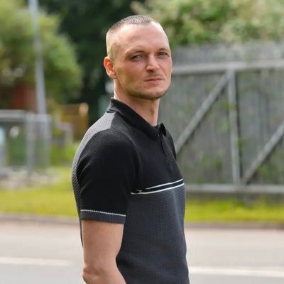 Bărbatul care a aruncat la gunoi un hard disk cu 8.0000 de bitcoin – 176 de milioane de dolari – vrea să cumpere doi câini robotici pentru recuperarea lui