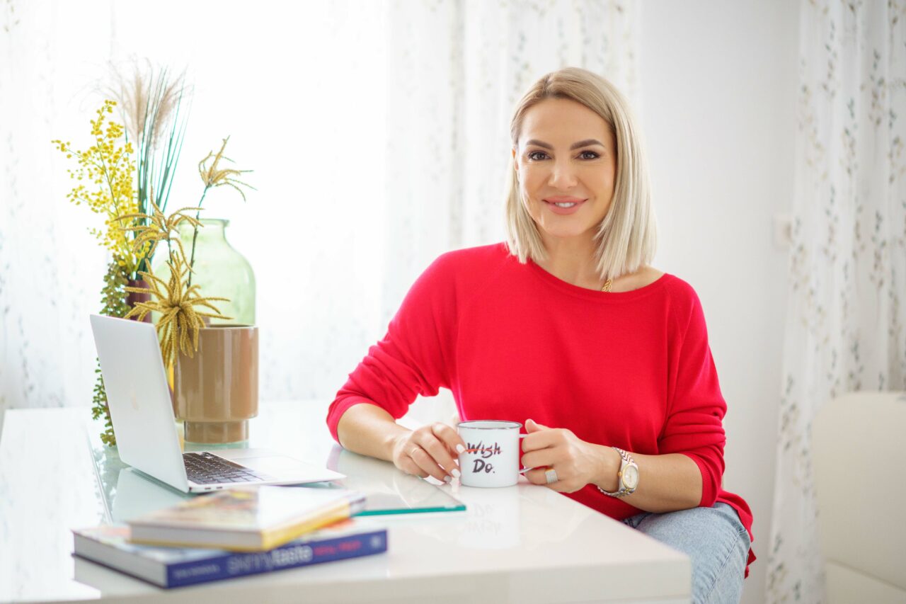 EXCLUSIV | Specialist în nutriție, despre frumusețea în tipare și derapajele lui Buhnici: „Este revoltător că femeile sunt reduse doar la felul în care arată. Genul de poziționare și atitudine care face rău tinerei generații”