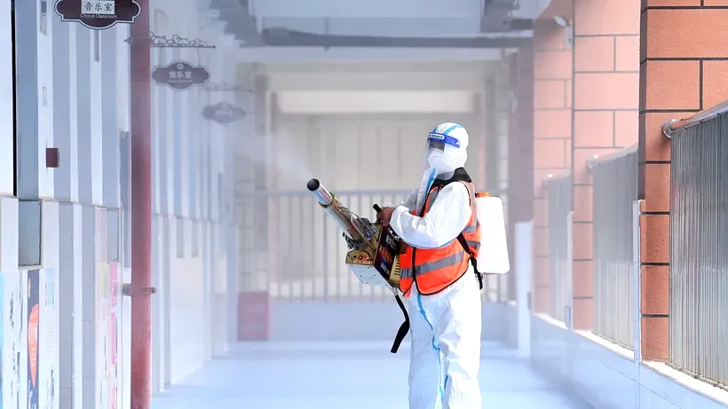 Simptomele noilor variante de Omicron. Care sunt semnele că un pacient suferă de infecția cu tulpinile modificate