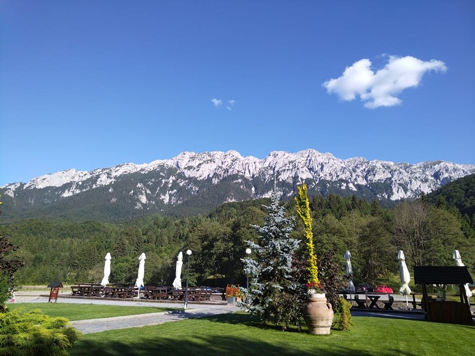 Deşi preţurile sunt la fel de mari, turiștii preferă Sinaia și nu Mamaia. Agenţii de turism știu motivul