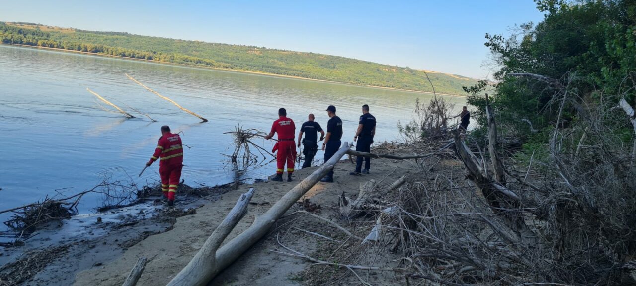 Copil de 10 ani din Dolj, dispărut după ce a plecat la joacă. Hainele băiatului au fost găsite pe malul Dunării | VIDEO