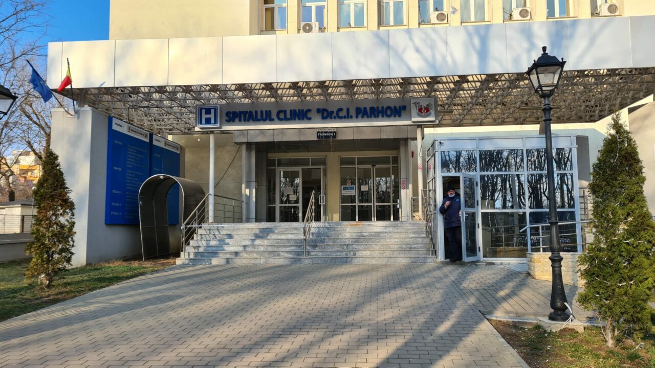 Doi bolnavi, ajunși cu deshidratare severă la spital, deși nu au ieșit din casă. Medicii din Iași avertizează: căldura lovește și în interiorul locuințelor