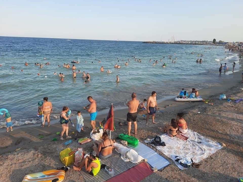 Turiștii au rămas fără cuvinte. Ce a apărut astăzi pe plaja din Eforie Nord