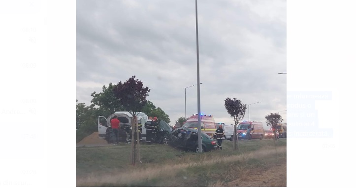 FOTO | Accident în Ilfov: Șoferul unui Audi a intrat pe contrasens și a lovit frontal un microbuz în care se aflau 5 persoane. Traficul este blocat pe ambele sensuri