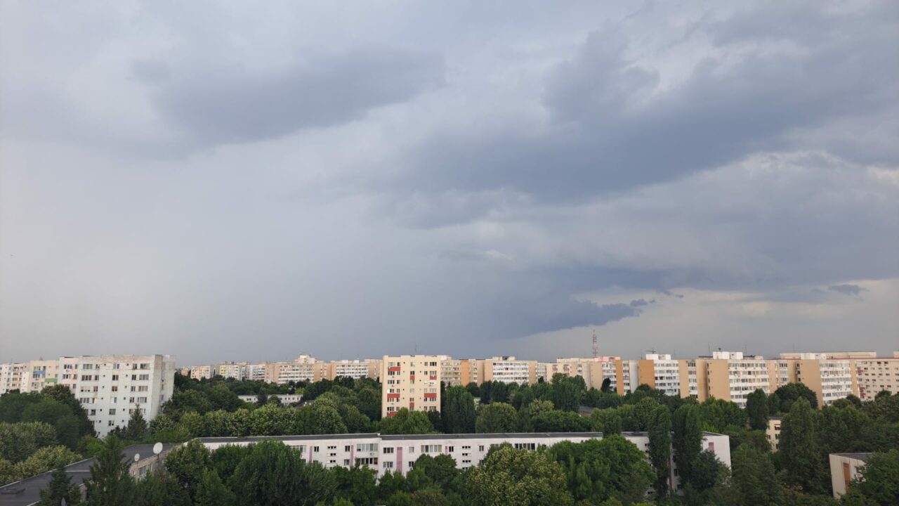 Cod portocaliu de vijelii în București și Ilfov. A fost emis mesaj RO-Alert