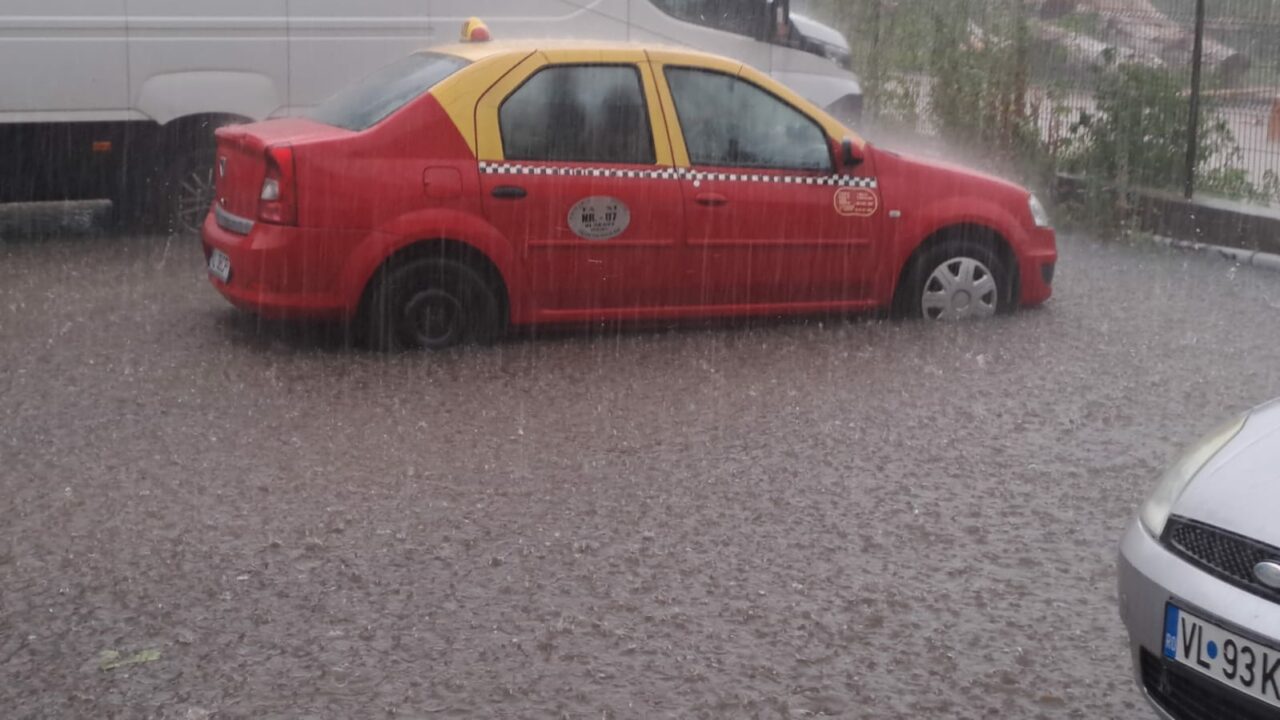 ANM a emis un cod galben de vijelii pentru București și 13 județe. Zonele vizate vor fi afectate mai întâi de caniculă