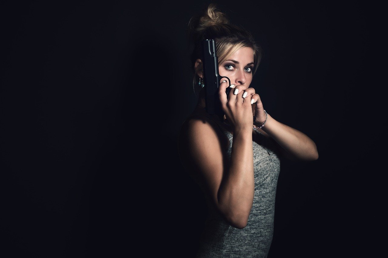 Ce film ar ieși! Maria, agenta FSB „româncă”, deconspirată de ucraineni, pentru că era „prea frumoasă” pentru „iubitul” pilot rus