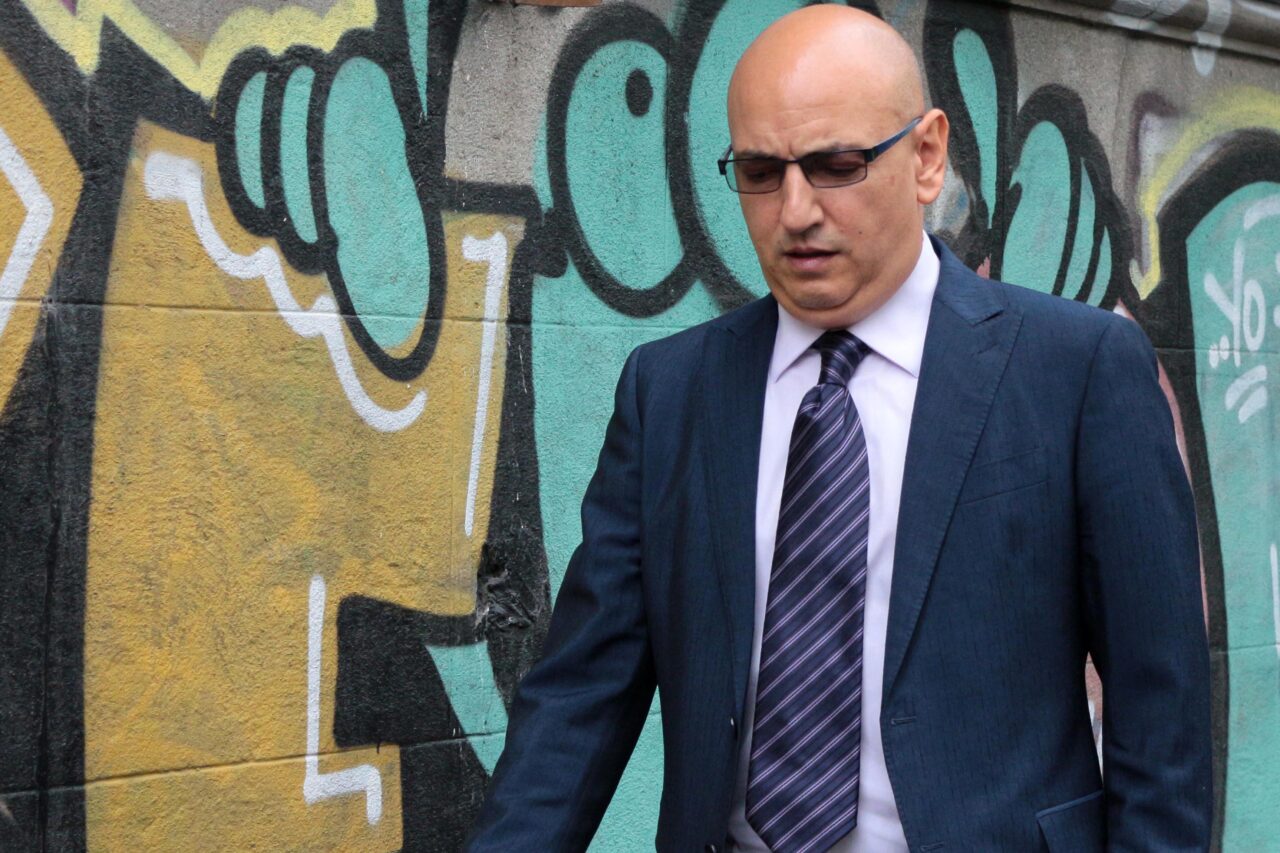 Lucian Duță, fostul președinte al Casei de Sănătate, a fost găsit vinovat că a luat mită pentru implementarea cardului de sănătate și a fost condamnat la 6 ani de închisoare