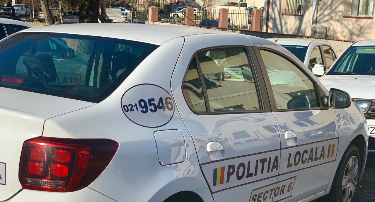 Un bărbat din București a creat mai multe clone ale paginilor oficiale ale unor cluburi sportive și a vândut mai multe produse fake. Polițiștii au intrat pe fir